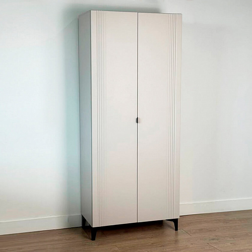 Шкаф двухдверный Рич кашемир/фрапучино матовый/черный