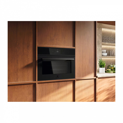 Встраиваемая микроволная печь Electrolux EVM9E2XT