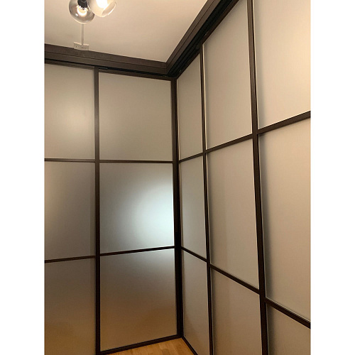 Раздвижные перегородки в проем 4в 1 угловая 3000х2700/4000х2700 черный/стекло сатинат